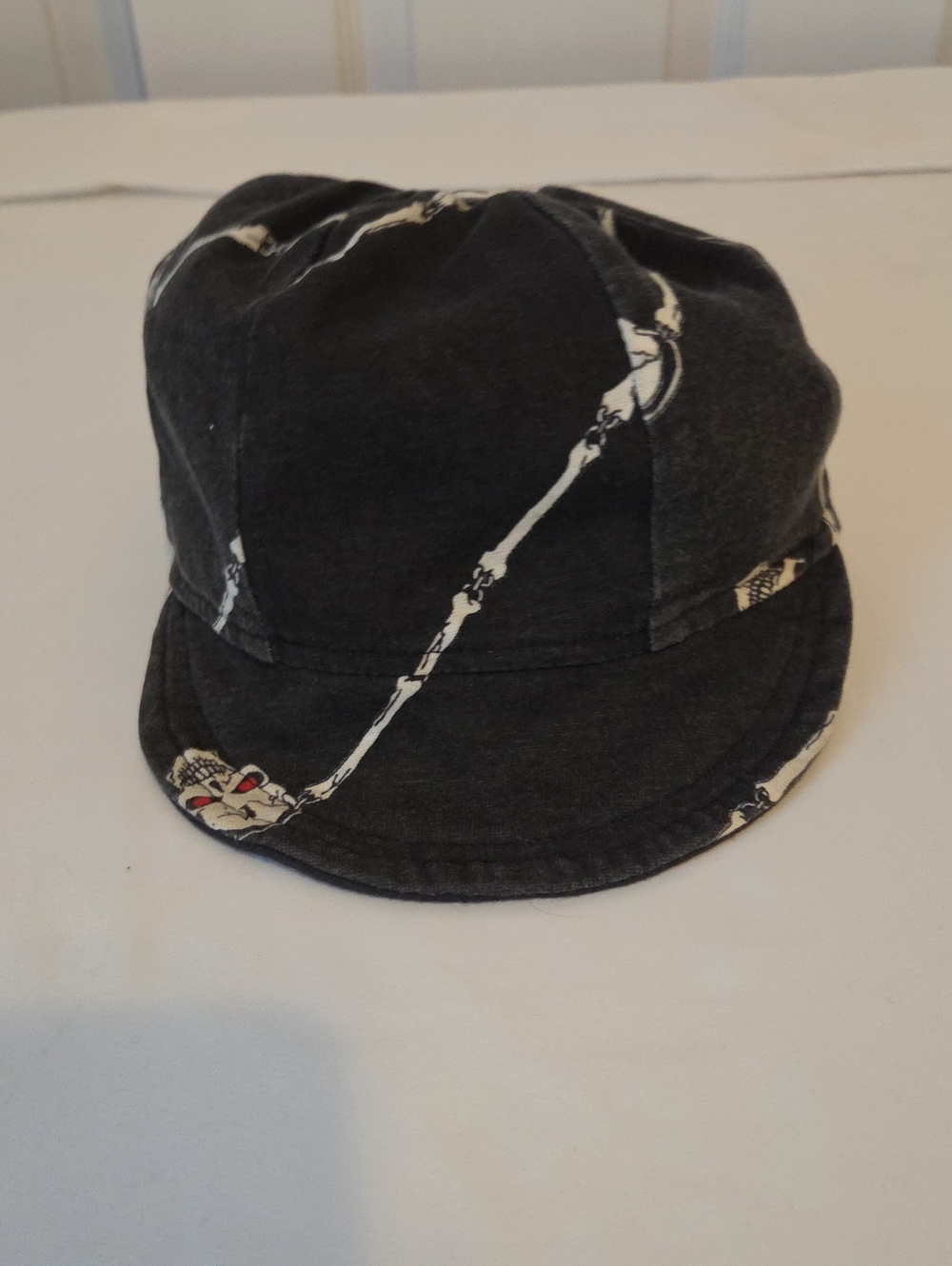Black Skull Chain And Black Reverisble Bucket Hat